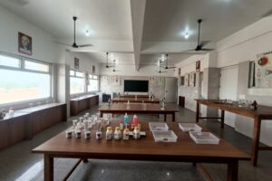 science-lab-1024×768-300×200